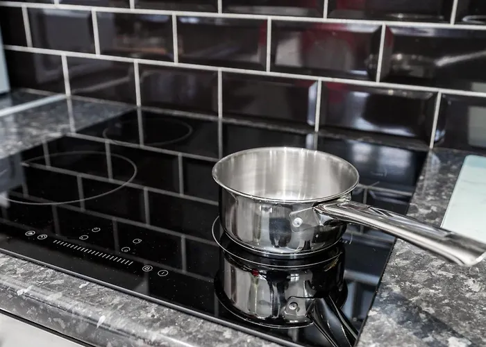 아파트 Cozy 2 Bed - Unlimited Wi-fi - Free Parking - Sleeps 6 - By Old Trafford