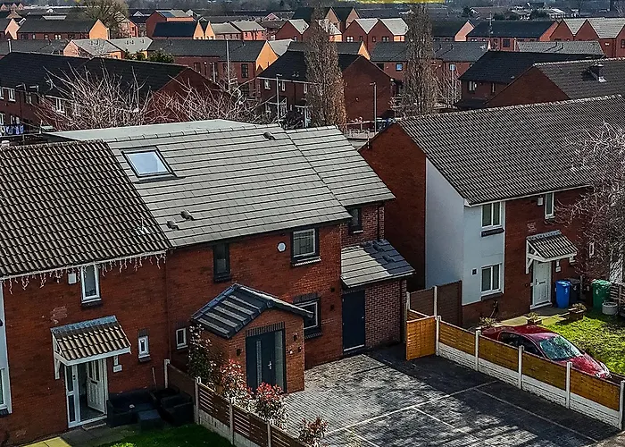 Luxury 8 Bed Manchester