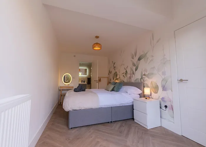 Luxury 8 Bed * Manchester