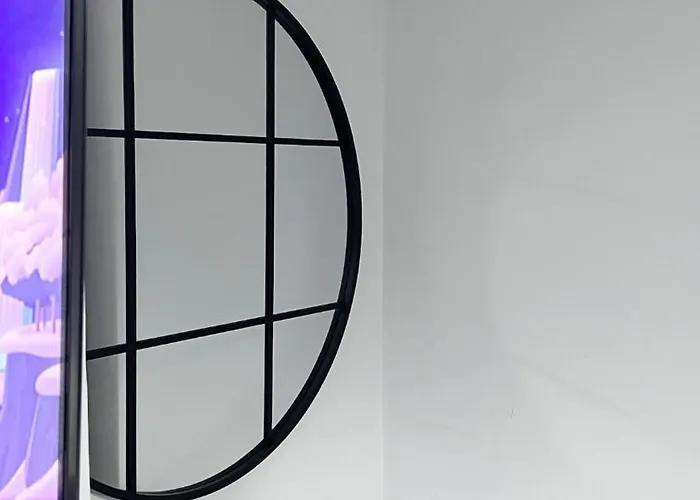 Apartamento Luxury Spacious 4 Bedroom House - Free Parking - 5 Mins From Centre