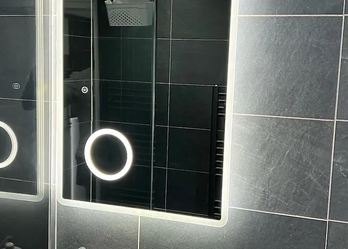 Luxury Spacious 4 Bedroom House - Free Parking - 5 Mins From Centre Apartamento Manchester