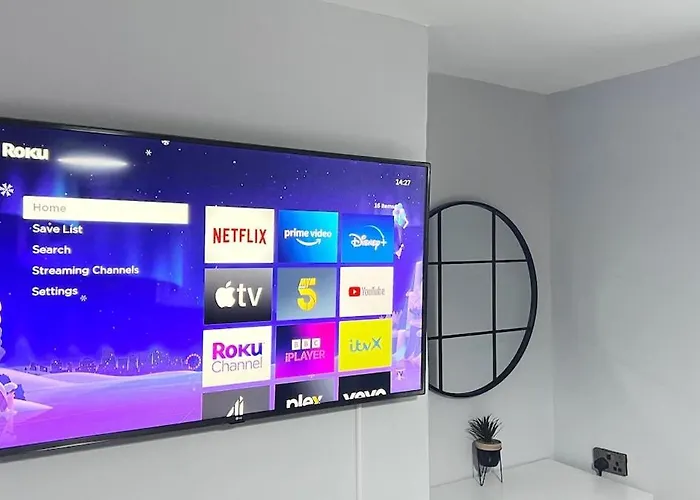 Luxury Spacious 4 Bedroom House - Free Parking - 5 Mins From Centre Apartamento *