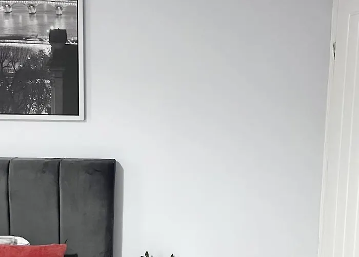 Apartamento Luxury Spacious 4 Bedroom House - Free Parking - 5 Mins From Centre Manchester