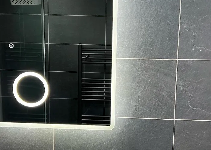 Lejlighed Luxury Spacious 4 Bedroom House - Free Parking - 5 Mins From Centre