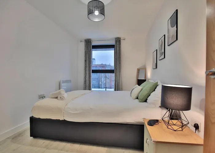 - 2-bed - Sleeps 4 - Wifi Lägenhet Manchester