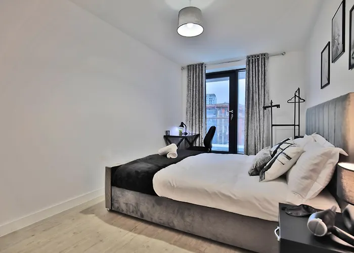 - 2-bed - Sleeps 4 - Wifi Lägenhet *