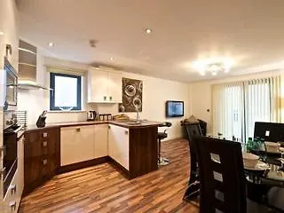 Dreamhouse Manchester West * 샐퍼드