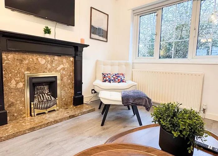 Дом отдыха Cozy 2 Bed - Free Parking, Great Location By Vista Short Lets Манчестер