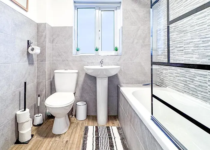 Cozy 2 Bed - Free Parking, Great Location By Vista Short Lets 度假居 *