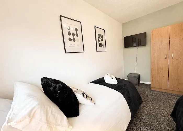 Cozy 2 Bed - Free Parking, Great Location By Vista Short Lets