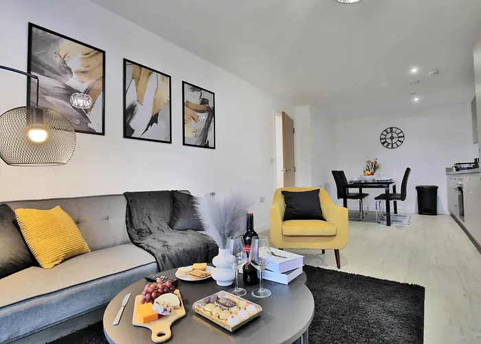 Daire - 2-bed - Sleeps 4 - Wifi Manchester