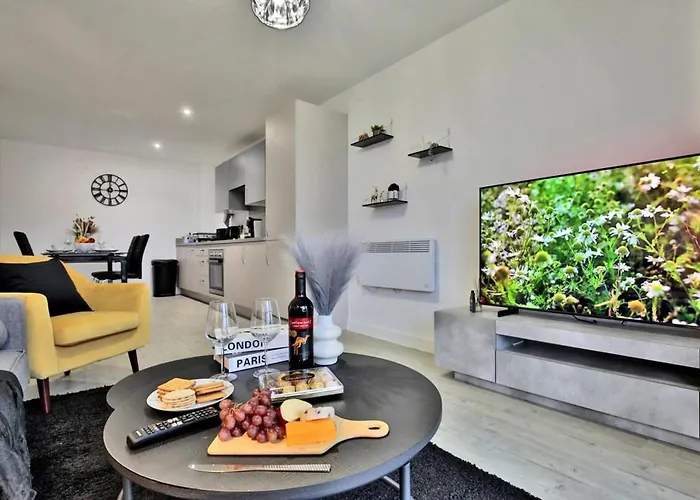 - 2-bed - Sleeps 4 - Wifi Lägenhet