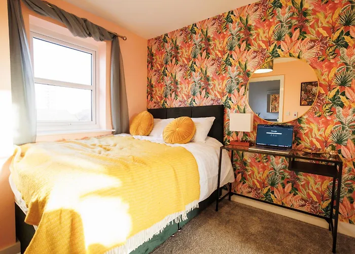 Дом отдыха Luxury Celebrity Townhouse Etihad Stadium Coop Live Arena 2 Parking Sleep 10