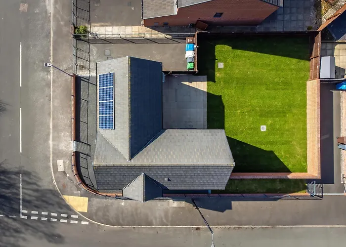 Hébergement de vacances Large Family House With Free Parking - 3 Bedrooms 6 Beds *