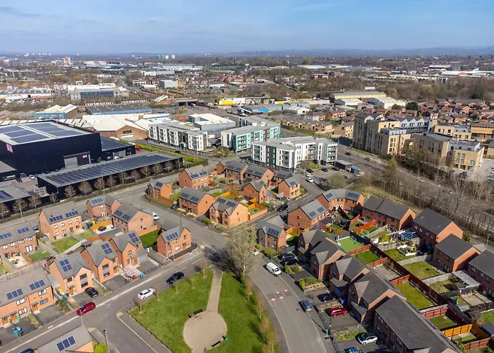 Large Family House With Free Parking - 3 Bedrooms 6 Beds *