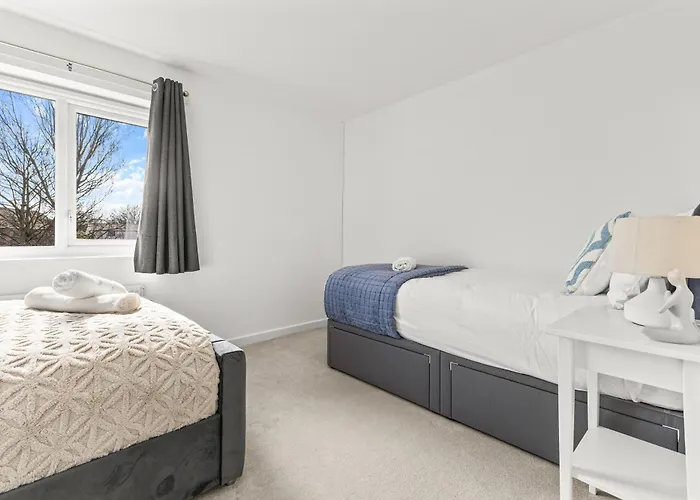 Large Family House With Free Parking - 3 Bedrooms 6 Beds Hébergement de vacances Manchester