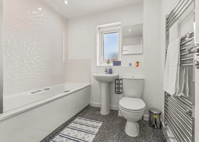 펜션 Large Family House With Free Parking - 3 Bedrooms 6 Beds *