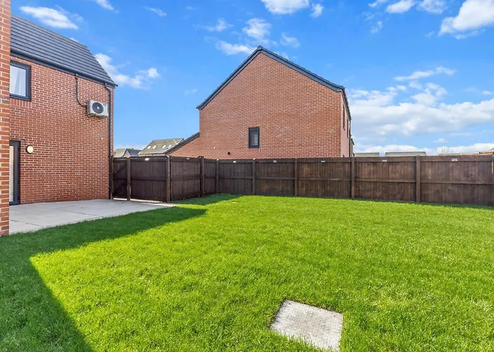 Large Family House With Free Parking - 3 Bedrooms 6 Beds Manchester