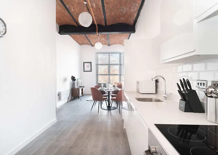 Fabulous 2bed Close To Etihad Manchester