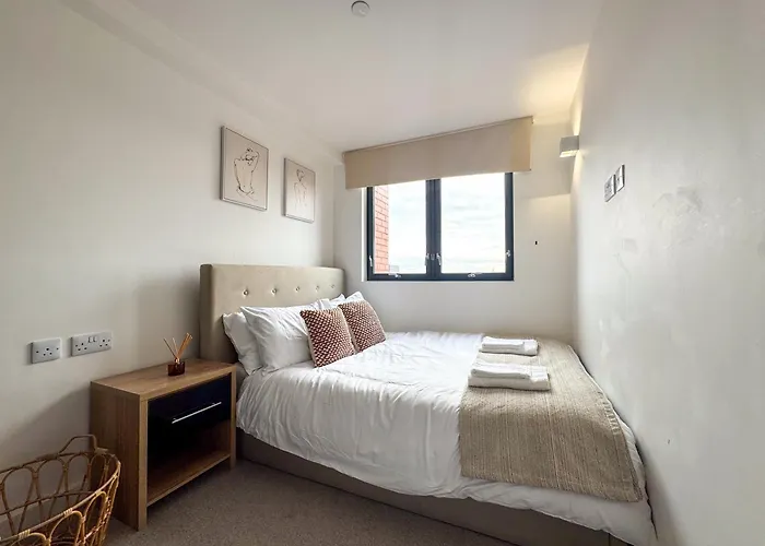 Lägenhet 3bdr Penthouse By Torr Group Short Lets & Serviced With Private Rooftop Garden *