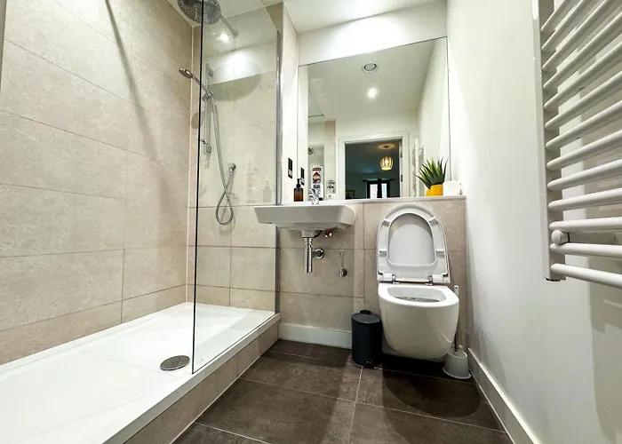 Centrally Located 2bdr Townhouse By Torr Group Short Lets & Serviced With Free Parking * 맨체스터