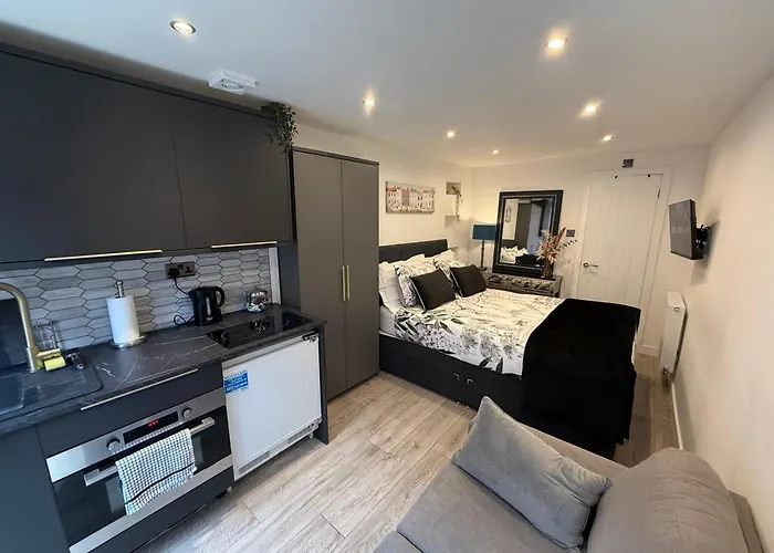 Lux Private Entrance 1 Bed - Free Parking - Ideal For Coop Live, Mcr Centre, Salford Royal Hospital & Buile Hill Mansion Wedding Venue * Mánchester