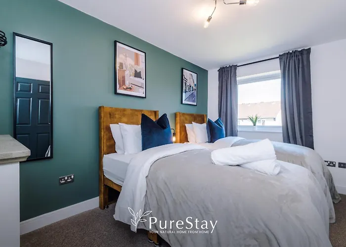 Villa Stunning House In For Business & Leisure - Wi-fi & Parking By Purestay Serviced Mánchester