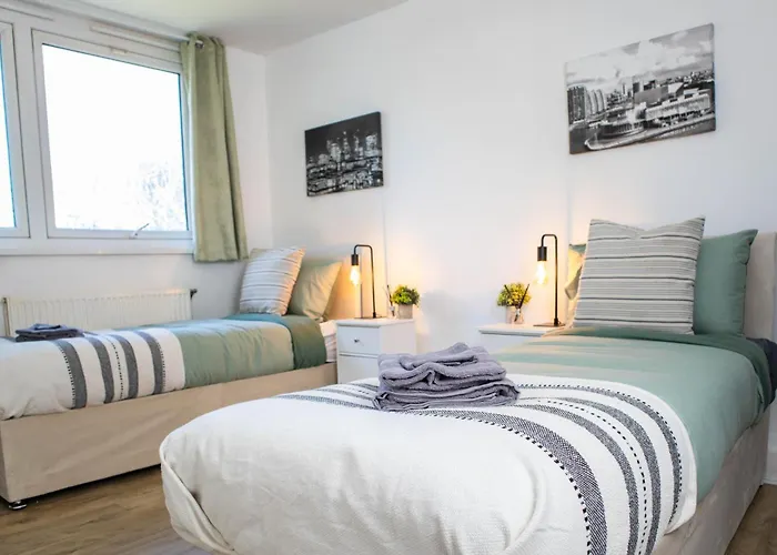 Cozy Next To Ao Arena With Free Parking *