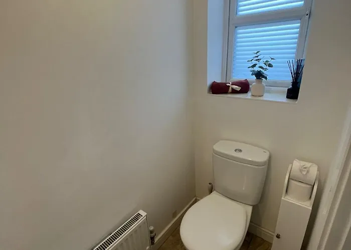 Modern 3 Bed Semi-detached * Manchester