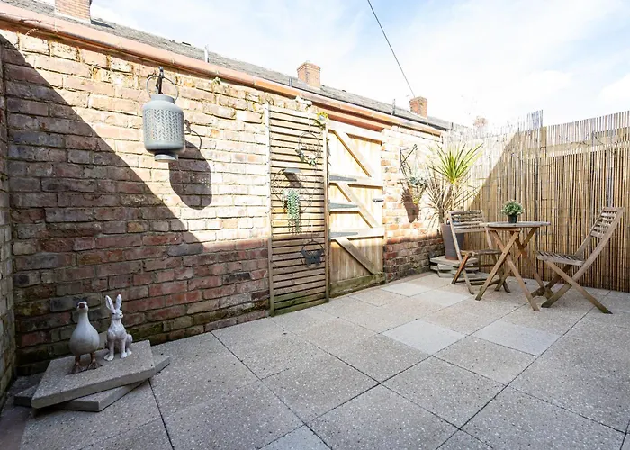 Winslow House- Close To Coop Etihad & Free Parking 펜션 *