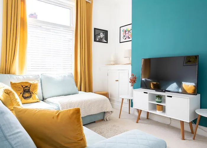 펜션 Winslow House- Close To Coop Etihad & Free Parking