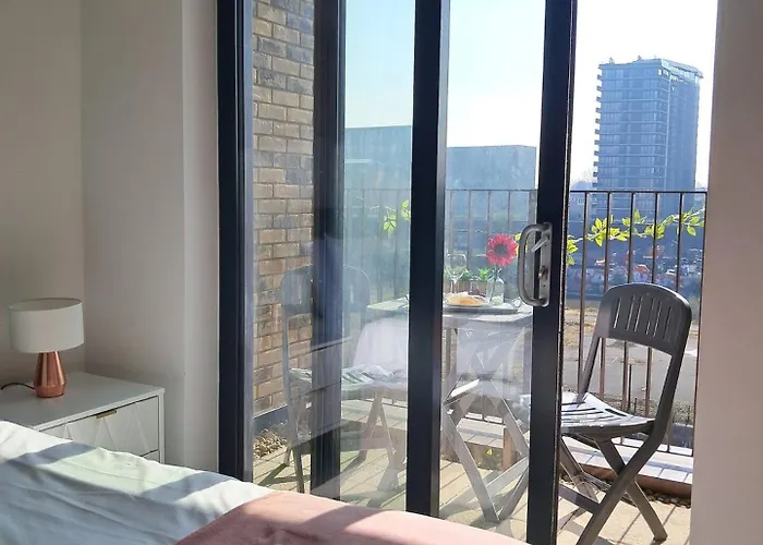 Lets Sa I 2bed 2bath L Waterfront L Private Balcony I Relaxing Retreat I Great Location * Manchester