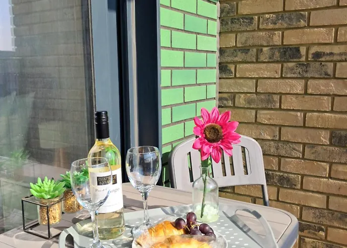 Lets Sa I 2bed 2bath L Waterfront L Private Balcony I Relaxing Retreat I Great Location Апартаменты *