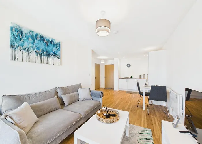 New! 1br In Media *