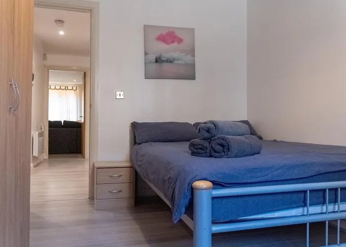 דירה Spacious 2 Bed Flat, Free Parking, Close To Town מנצ'סטר