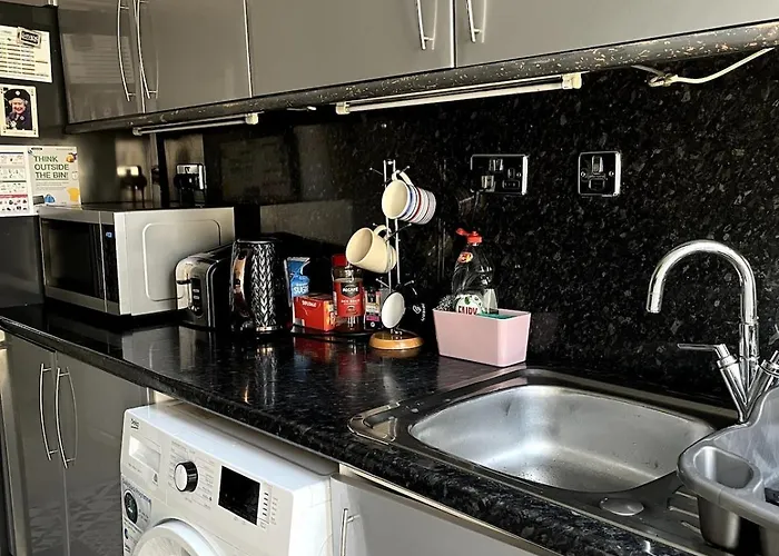 Alloggio in famiglia Double - Town & Nearby, 24h Bus, Airport-linked Manchester