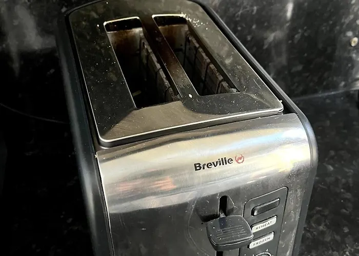 Double - Town & Nearby, 24h Bus, Airport-linked * 맨체스터