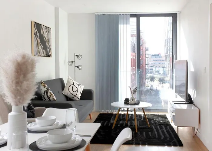 Spacious In Mcr With Terrace, Gym 맨체스터