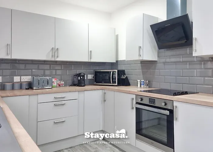 The Cowesby 4-bed - Street Parking مانشستر