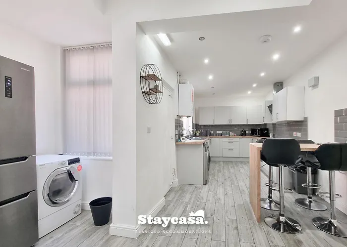 The Cowesby 4-bed Street Parking 別荘