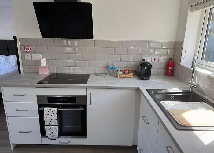 Appt - Sleeps 2 - Free Parking - 5min-metro * Manchester