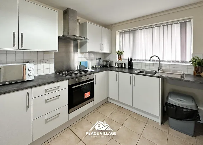 Дом отдыха Ashton Co-living - Private Self-cater Манчестер