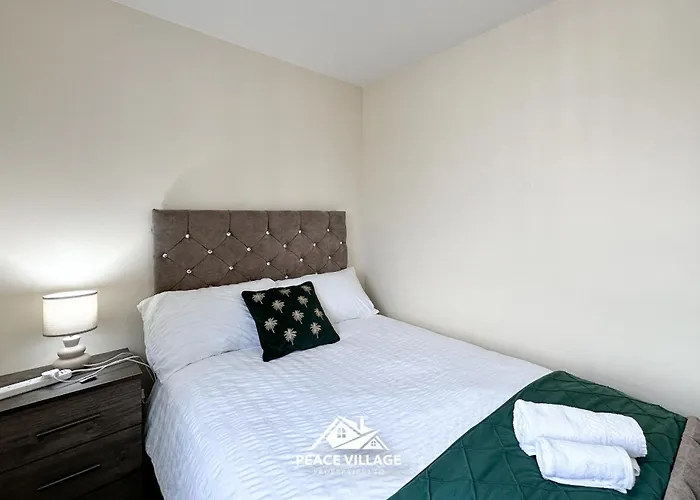 Ashton Co-living - Private Self-cater * Манчестер