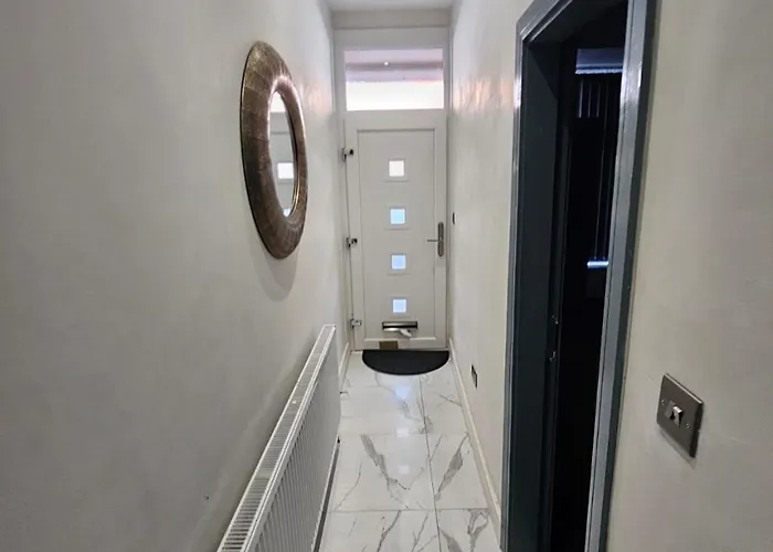 Beresford Co-living - Private Self-cater Manchester