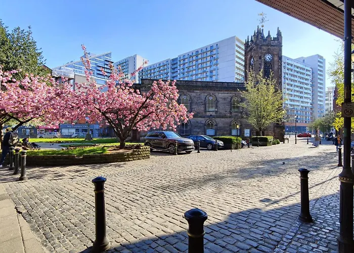 Spacious Homely Near Ao Arena And Shopping Centre With 500mbps Internet & Netflix Manchester