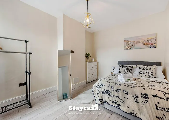 Feriehus Monton Co-living - Private Self-cater Manchester