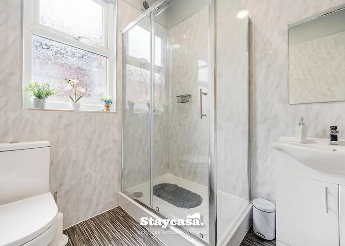 Monton Co-living - Private Self-cater * Manchester