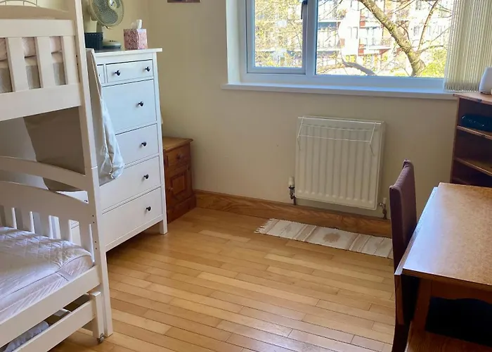 Проживание в семье The Mansion *