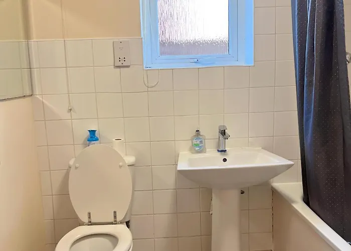 Double Near Trafford Centre * Manchester