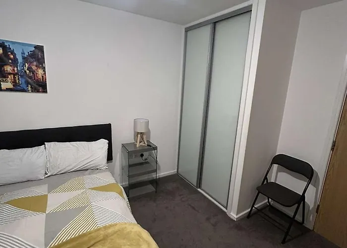 Apartament Cozy 2 Bed With Balcony Etihad Views, Steps From Coop Live *